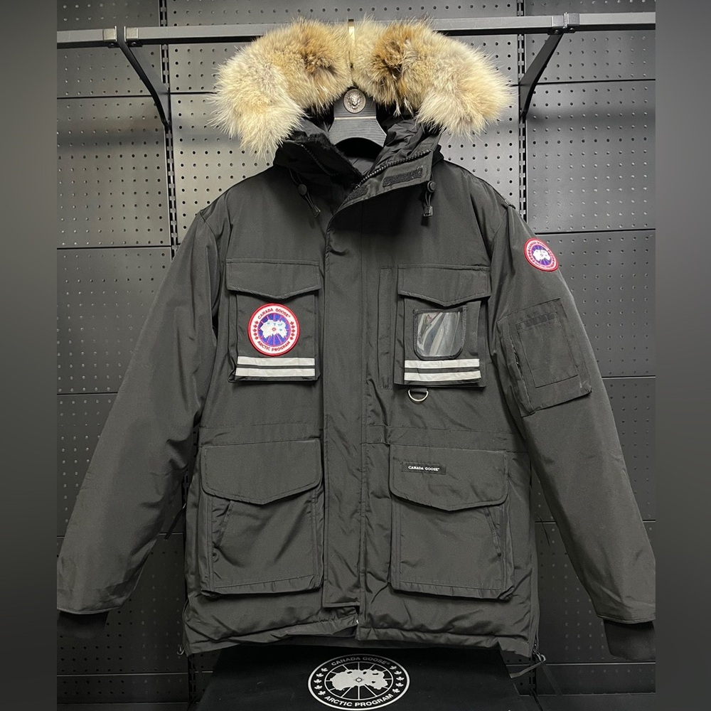 Canada Goose Men's Black Down Jacket